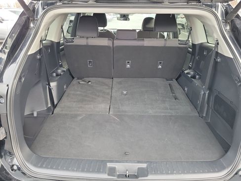 Certified 2024 Toyota Highlander LE image 10