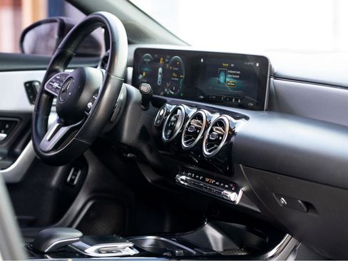 Used 2019 Mercedes-Benz A 220 4MATIC image 38