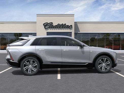 New 2026 Cadillac Lyriq Luxury RWD image 5