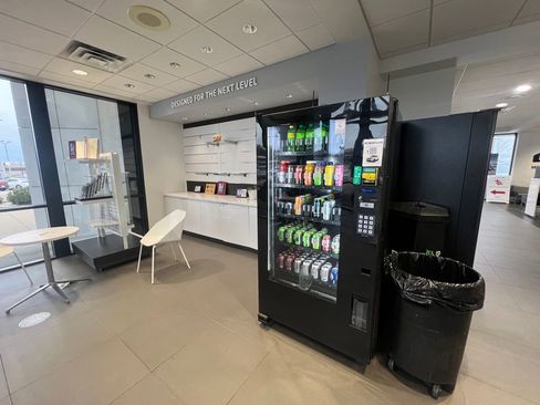 Used 2021 Jeep Cherokee Latitude Lux 80th Anniv w/ Quick Order Package 26U 80TH image 6