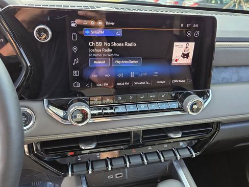 Used 2025 Chevrolet Colorado ZR2 w/ Technology Package image 26