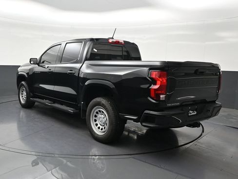 Used 2025 Chevrolet Colorado W/T RWD image 3