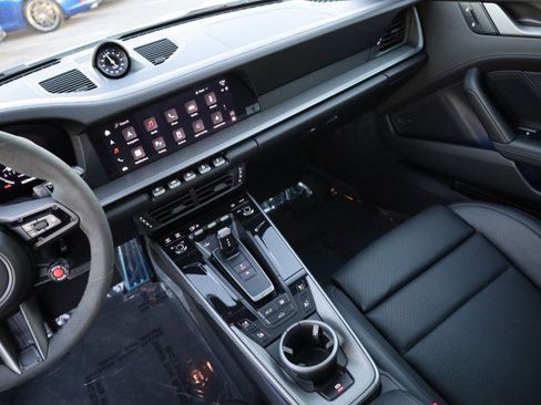 Used 2025 Porsche 911 Carrera image 30