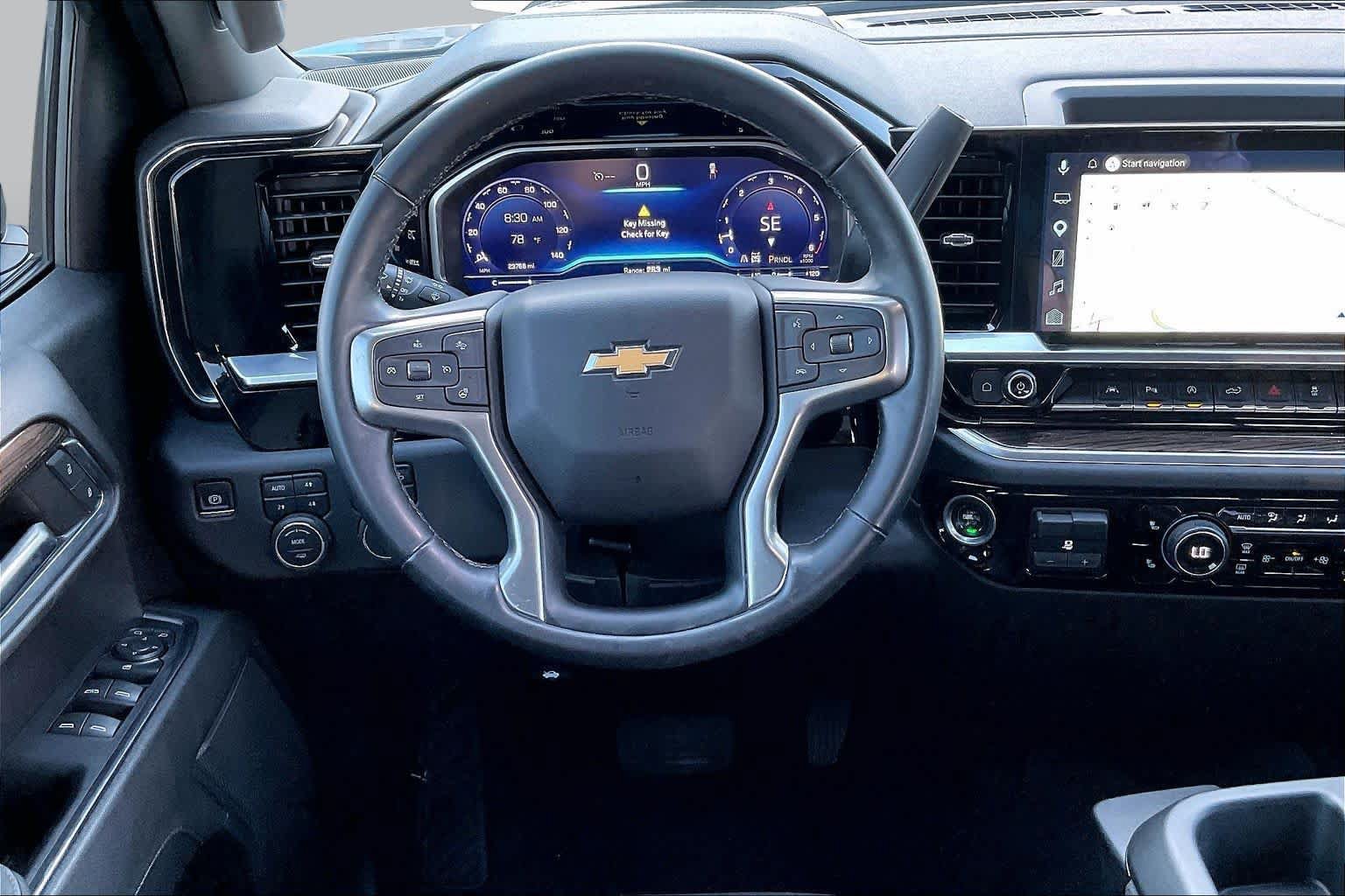 Used 2024 Chevrolet Silverado 1500 LT w/ Z71 Off-Road Package AWD/4WD image 6
