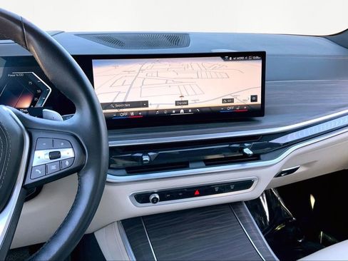 Used 2024 BMW X5 xDrive40i w/ Premium Package image 9