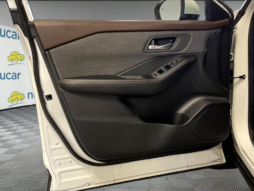 Certified 2023 Nissan Rogue SV AWD/4WD image 9