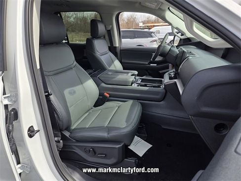 New 2026 Ford Expedition Active image 11