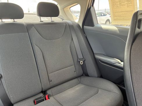 Used 2025 Kia K4 FWD image 30