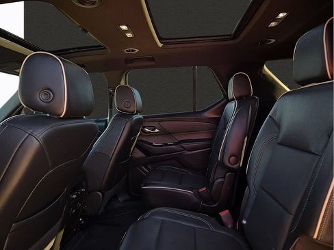 Used 2023 Chevrolet Traverse Premier w/ Redline Edition FWD image 10