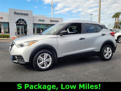 Used 2019 Nissan Kicks S image 3