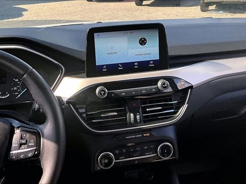 Used 2022 Ford Escape SE w/ Cold Weather Package image 9