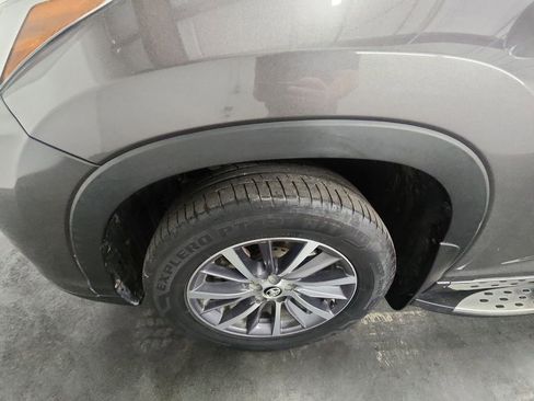 Used 2017 Toyota Highlander XLE FWD image 32