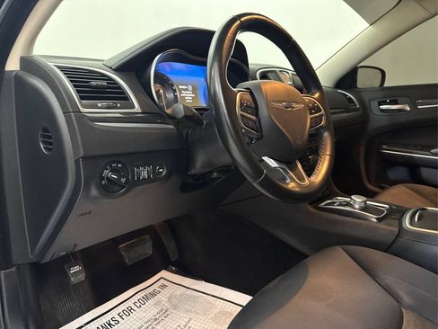 Used 2018 Chrysler 300 Touring w/ Driver Convenience Group RWD image 29