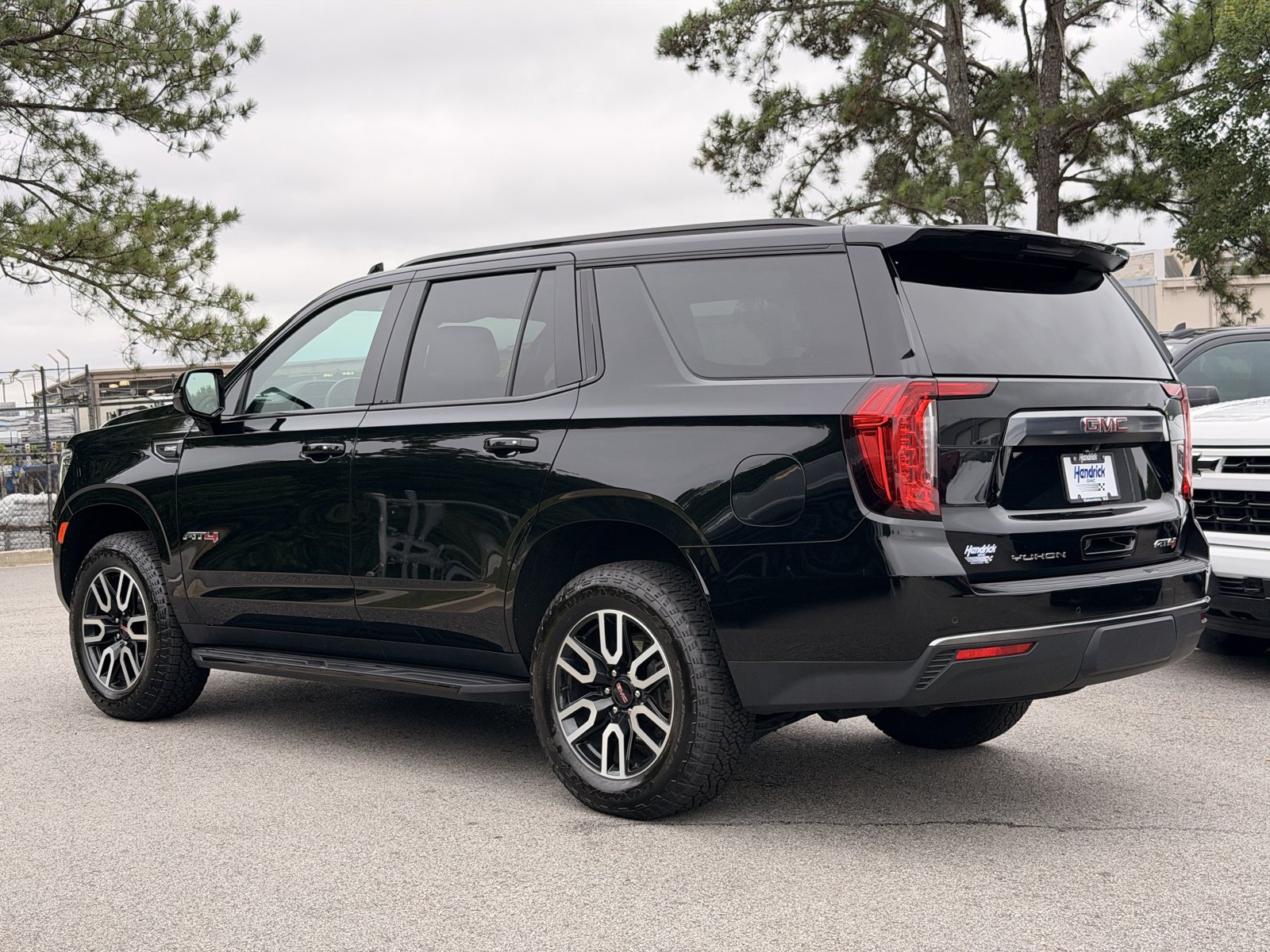 Used 2023 GMC Yukon AT4 w/ LPO, Floor Liner Package AWD/4WD image 10