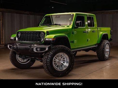 Used 2025 Jeep Gladiator Sport AWD/4WD image 4