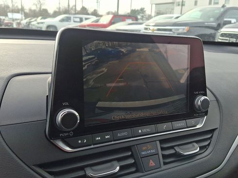 Used 2022 Nissan Altima 2.5 SV image 27