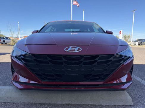 Used 2023 Hyundai Elantra SEL w/ Convenience Package image 9
