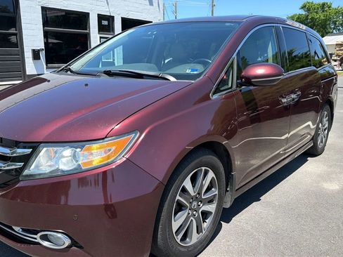 Used 2015 Honda Odyssey Touring Elite image 12