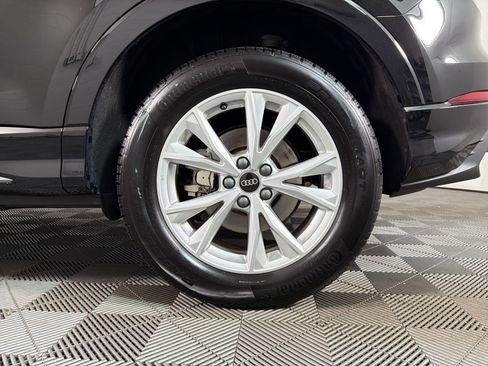 Certified 2025 Audi Q3 2.0T Premium w/ Convenience Package AWD/4WD image 11