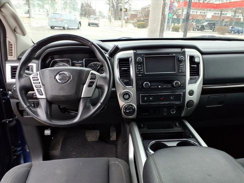 Used 2017 Nissan Titan XD image 5