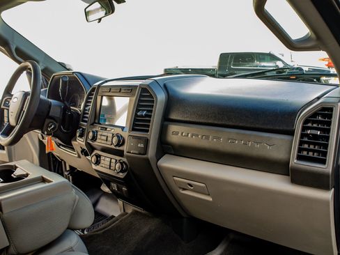 Used 2019 Ford F250 XL w/ STX Appearance Package image 15