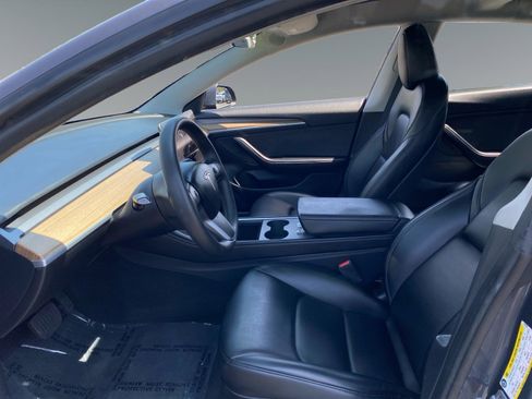 Used 2023 Tesla Model 3 Standard Range RWD image 9
