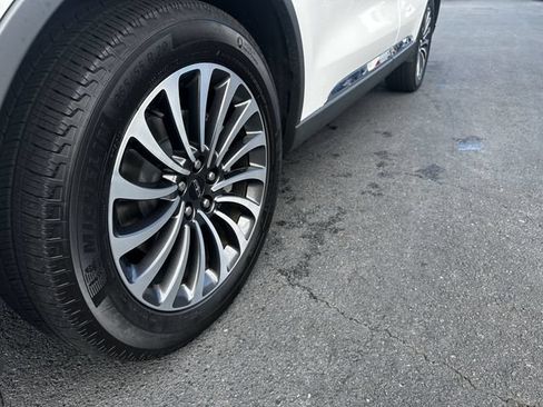 Certified 2023 Lincoln Aviator AWD w/ Premium Package image 12