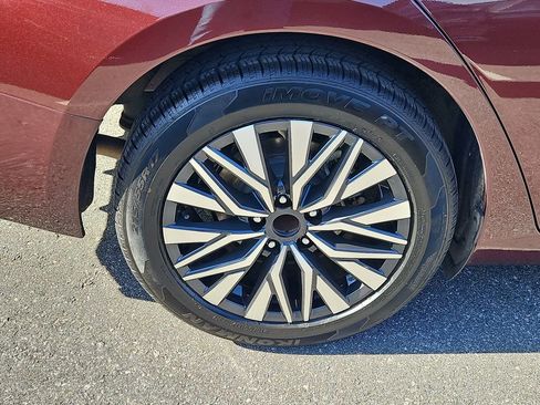 Used 2024 Nissan Altima 2.5 SV image 5