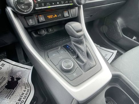 Used 2020 Toyota RAV4 XLE image 20