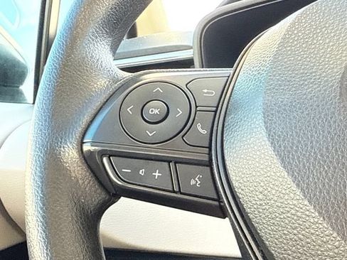 Used 2022 Toyota Corolla LE FWD image 26
