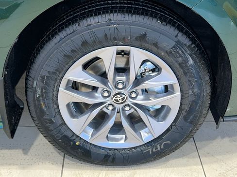 New 2026 Toyota Sienna XLE FWD image 4