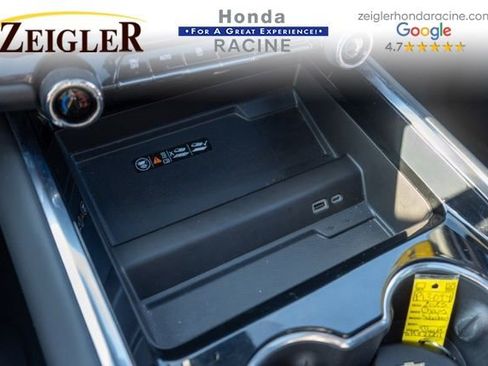 Used 2025 Chevrolet Suburban High Country image 30