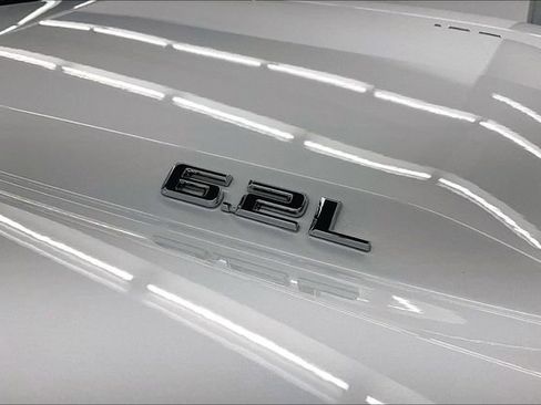 Used 2023 Chevrolet Silverado 1500 High Country image 35