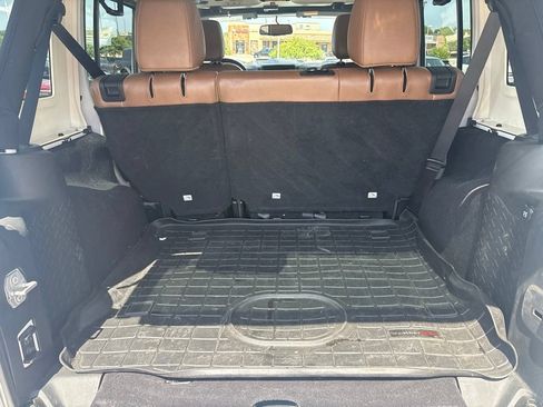 Used 2017 Jeep Wrangler Unlimited Sahara w/ Connectivity Group AWD/4WD image 35