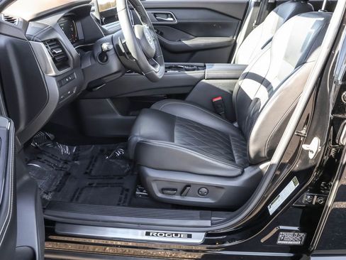 Used 2021 Nissan Rogue Platinum image 18