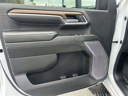 Used 2024 Chevrolet Silverado 2500 High Country w/ High Country Premium Package image 16