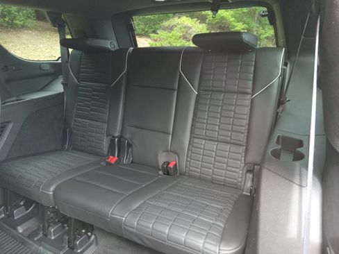 Used 2023 Cadillac Escalade Sport Platinum AWD/4WD image 28