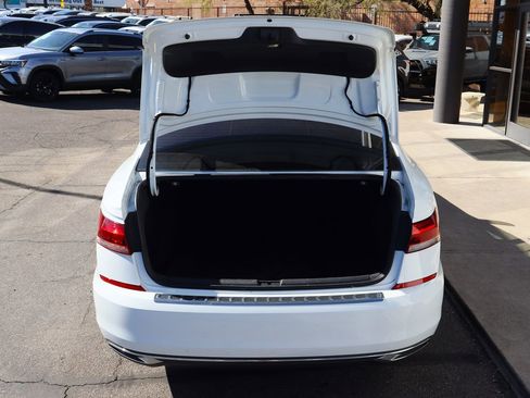 Used 2022 Volkswagen Passat 2.0T SE image 22