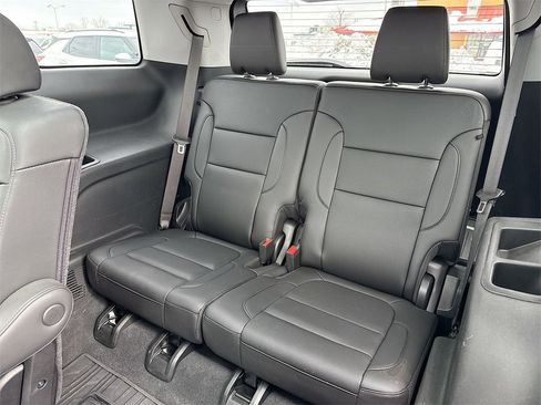 Used 2023 GMC Acadia SLT w/ Elevation Edition image 24