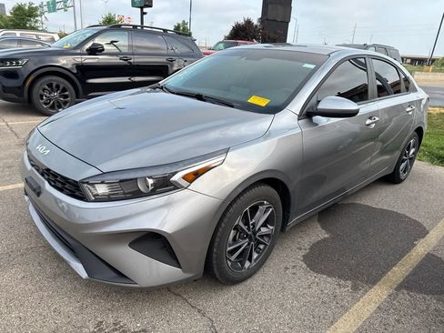 Used 2022 Kia Forte LXS FWD image 7