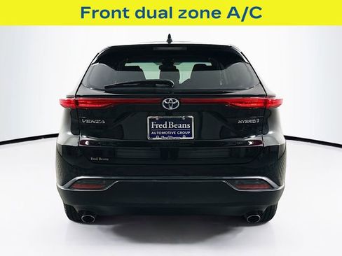 Used 2021 Toyota Venza LE image 6