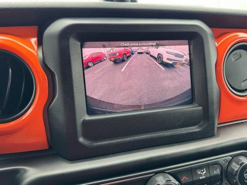 Used 2020 Jeep Wrangler Sport AWD/4WD image 18