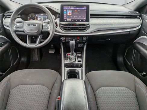 Used 2023 Jeep Compass Sport image 17