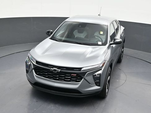 Used 2024 Chevrolet Trax RS FWD image 27