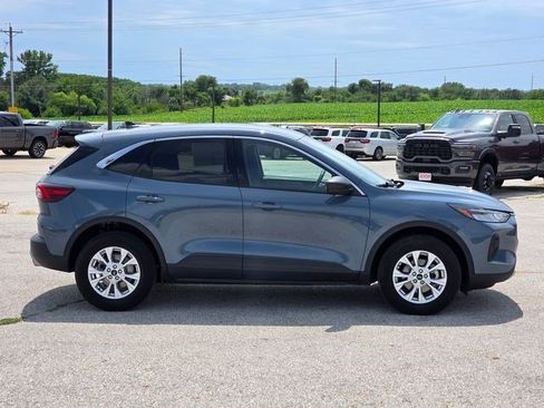 Used 2023 Ford Escape Active AWD/4WD image 9