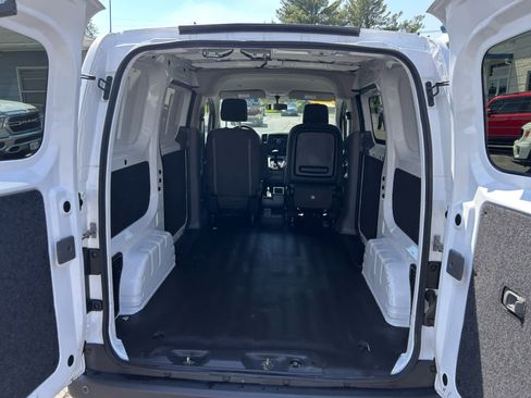 Used 2015 Chevrolet City Express LT FWD image 23