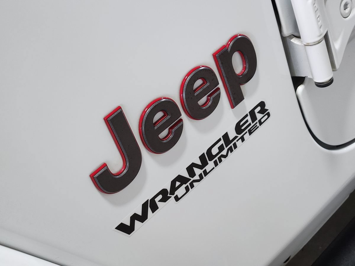 Used 2022 Jeep Wrangler Unlimited Rubicon w/ Cold Weather Group AWD/4WD image 25