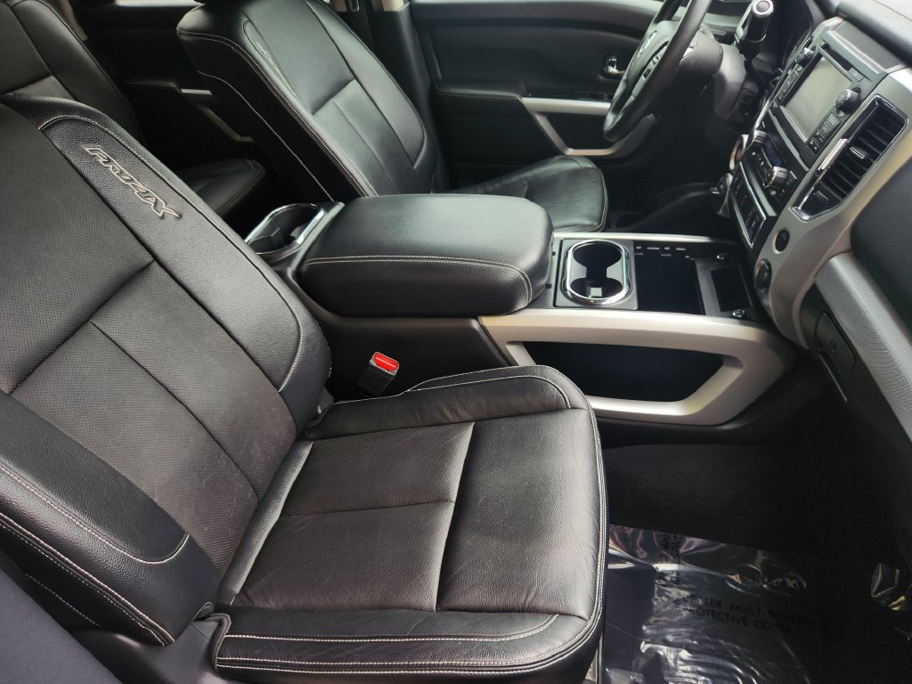Used 2018 Nissan Titan PRO-4X w/ Pro-4x Convenience Package AWD/4WD image 16