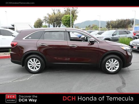 Used 2020 Kia Sorento LX FWD image 5