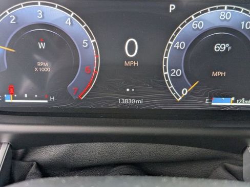 Used 2024 Jeep Wagoneer Series III w/ Flexible Seating Group image 12